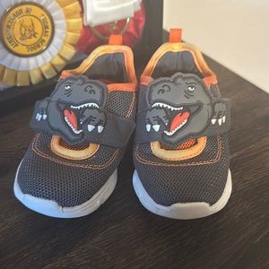 Carters Lite Up dinosaur Shoes!!!!
